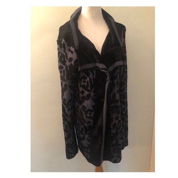 Tricot Chic Black and Gray Print Cardigan Sz: 8 🖤 - Picture 1 of 7